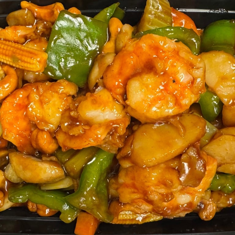 37. Shrimp with Cashew Nuts