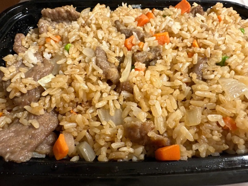 R5. Beef Fried Rice 牛炒饭