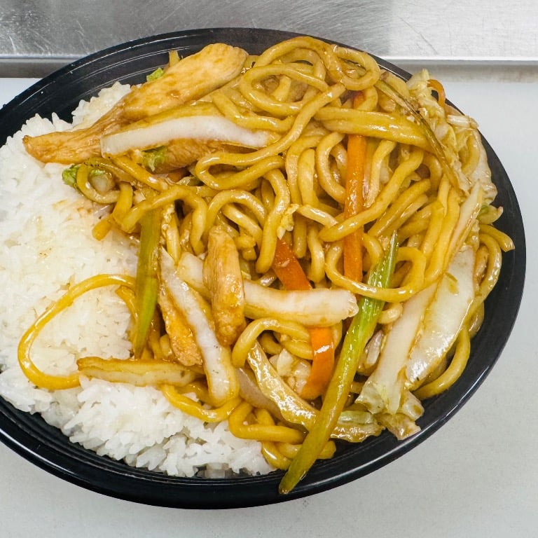 L 2. Chicken Lo Mein (L2 鸡捞面)