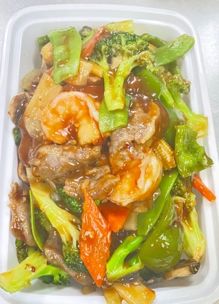 S18. 鱼香二样 <br>Double Delight w. Garlic Sauce