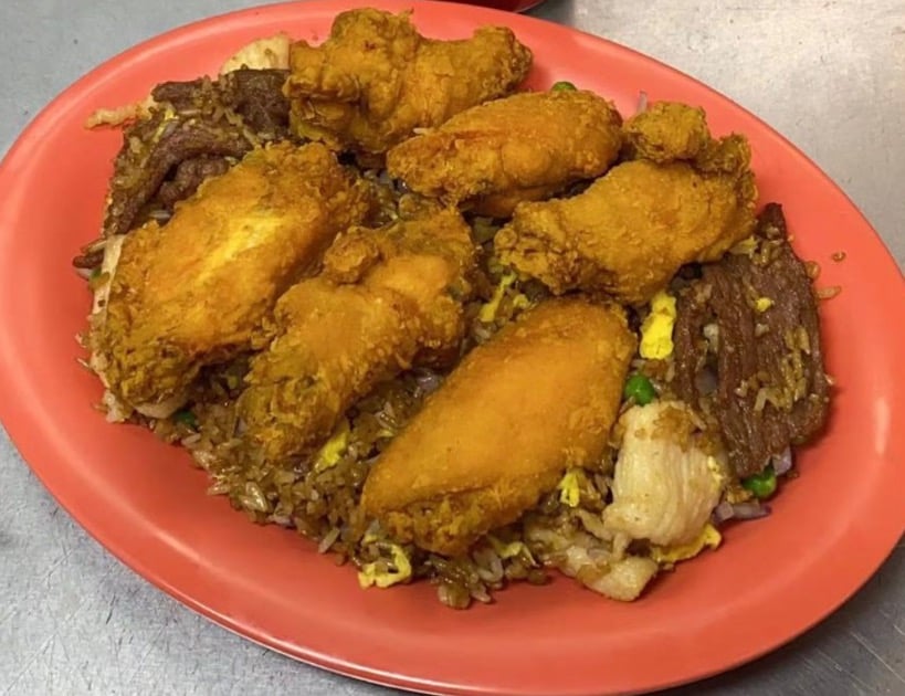 Chicken Wings w. Fried Rice & Soda<br>鸡翅，炒饭，汽水