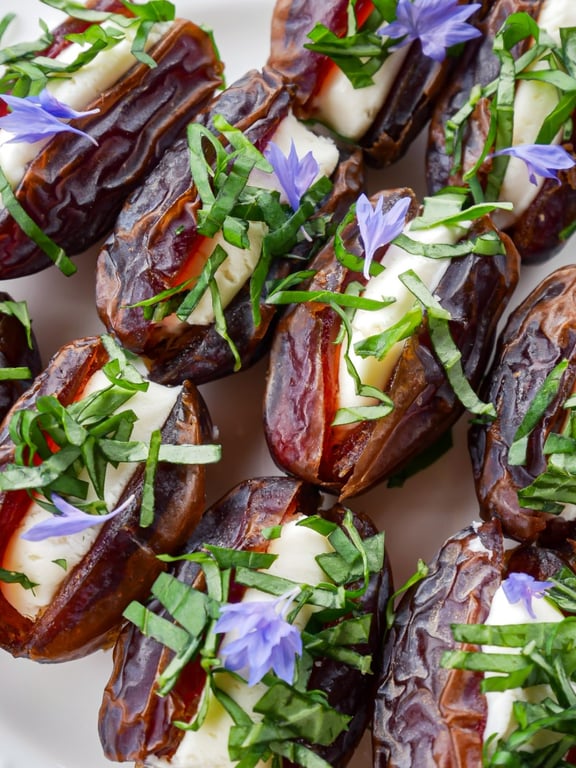 6 Dattes Farcie Fromage & Basilic infusé lavande