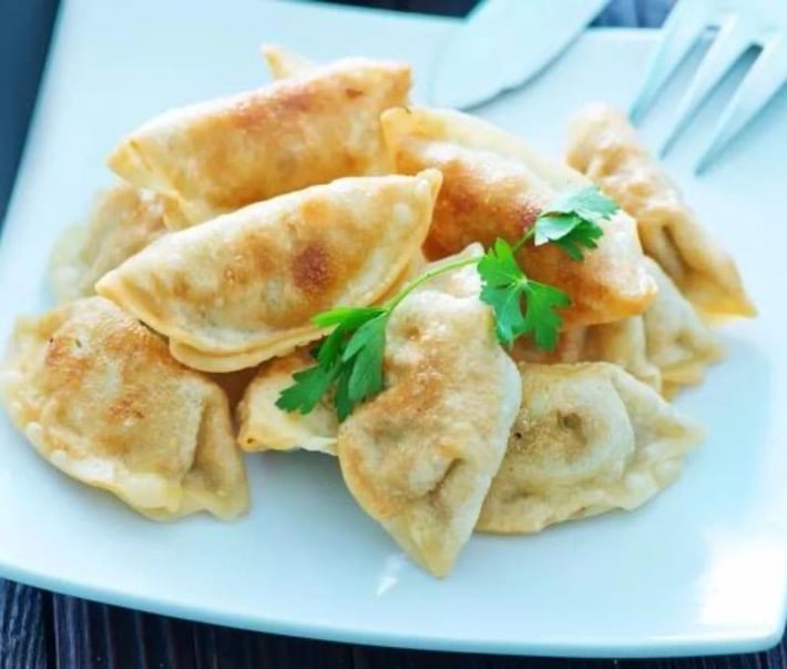 煎锅贴 Pot Stickers (8pcs)