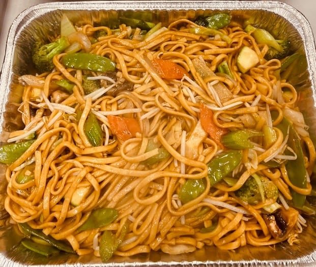 6. Shrimp Lo Mein Party Tray 虾捞面派对拼盘