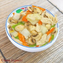 L12 Moo Goo Gai Pan Lunch蘑菇鸡片
