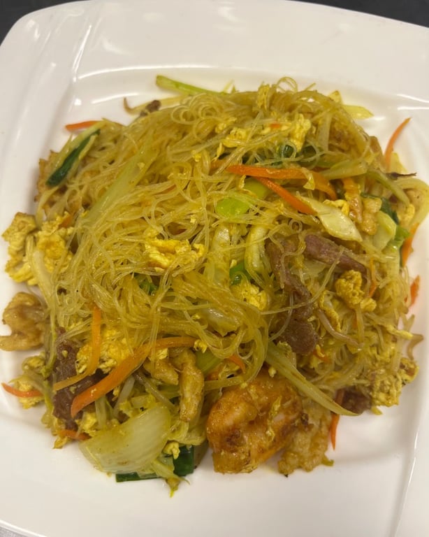 M7. Singapore Curry Mein Fun