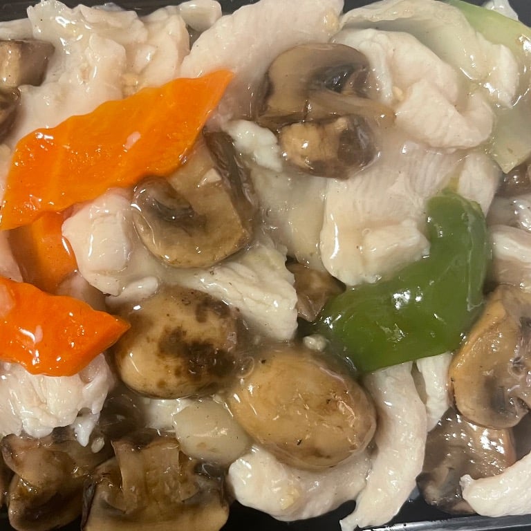 70. Moo Goo Gai Pan (Chicken)