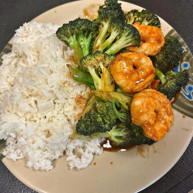 C 4. Shrimp w. Broccoli