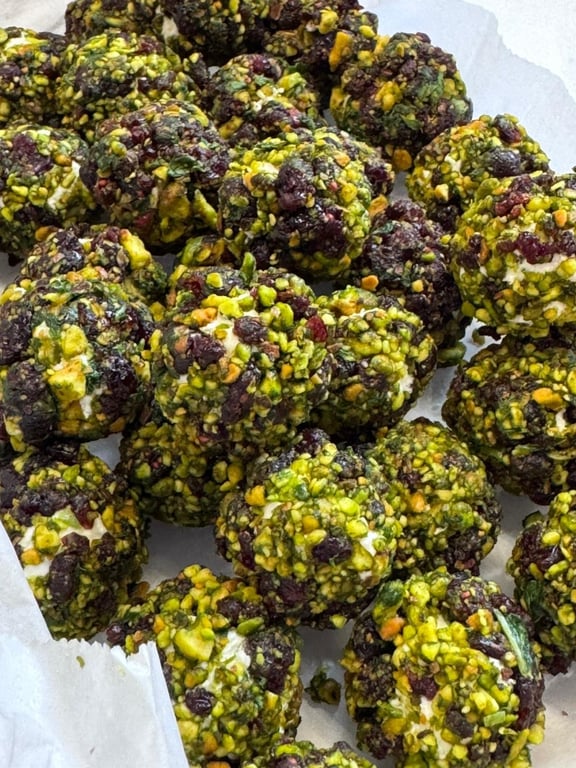 Boules de chèvre, pistaches & canneberges