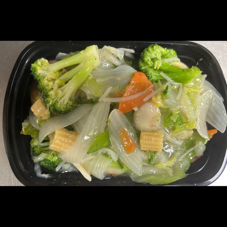 菜炒面 <br> Vegetable Chow Mein