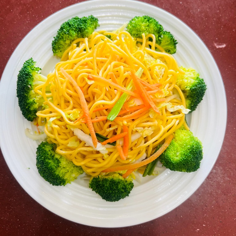 23. 菜捞面<br> Vegetable Lo Mein