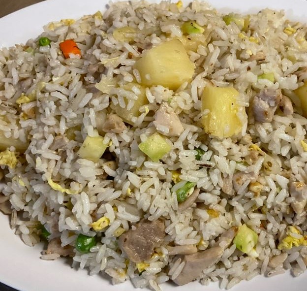 FR9. Chicken Pineapple Fried Rice 菠萝鸡炒饭