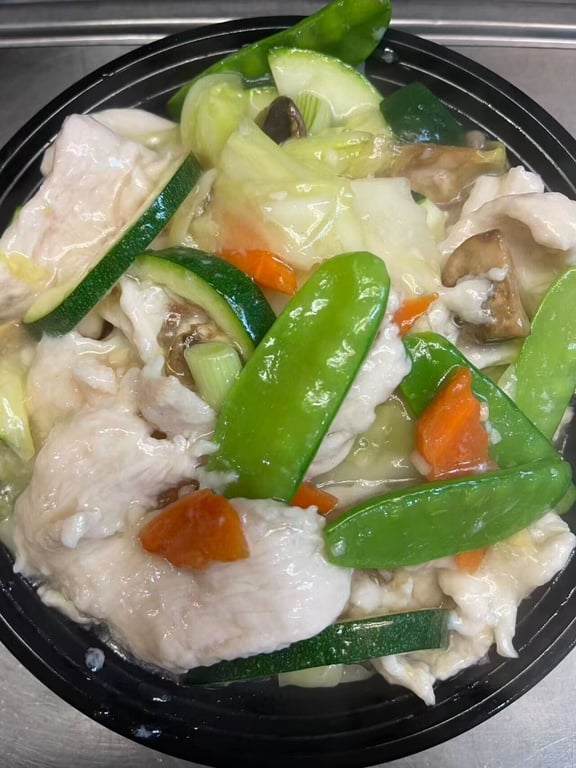 C03. Moo Goo Gai Pan