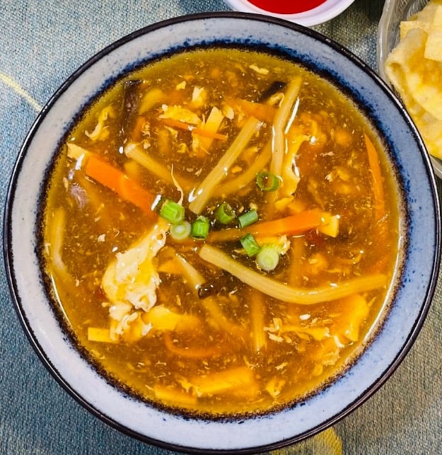 S2. Hot and Sour Soup 酸辣汤