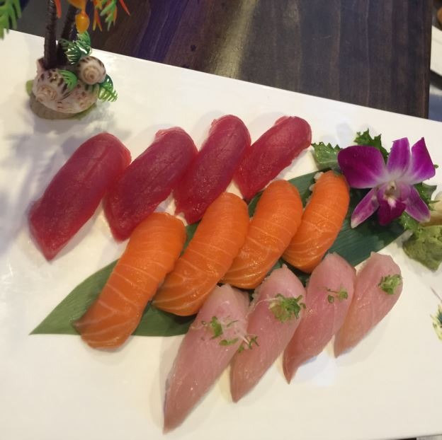 4. Triple Delight: Sushi (4 pcs each)