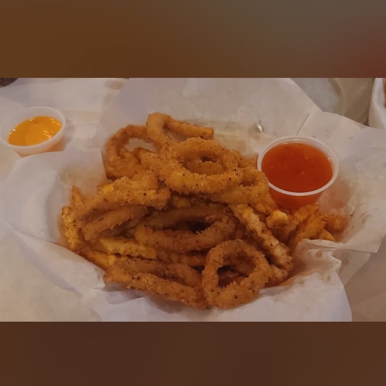 Fried Calamari Basket (15)