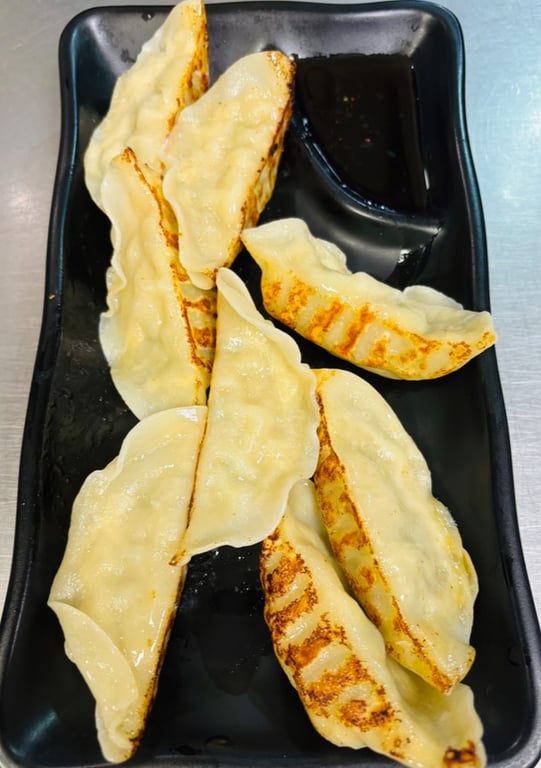 Pan Fried Chicken Dumpling (8pcs)