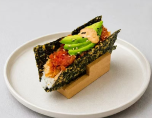 Spicy tuna taco