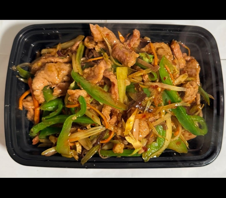 鱼香肉丝 56. Shredded Pork w. Garlic Sauce
