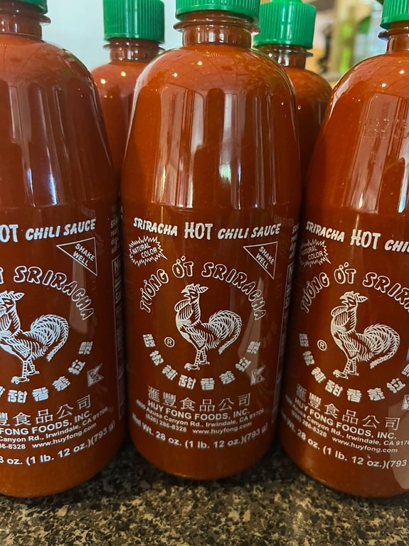 Sriracha Hot Chili Sauce (1 Bottle)