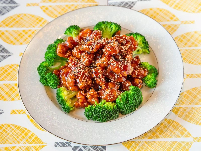 L. Sesame Chicken 芝麻鸡