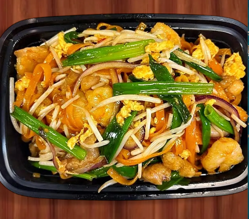 21. 泰式炒粉 Chicken & Shrimp Phad Thai