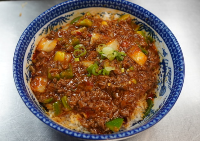 Ground Beef Sauce Rice Bowl<br>牛肉酱盖饭
