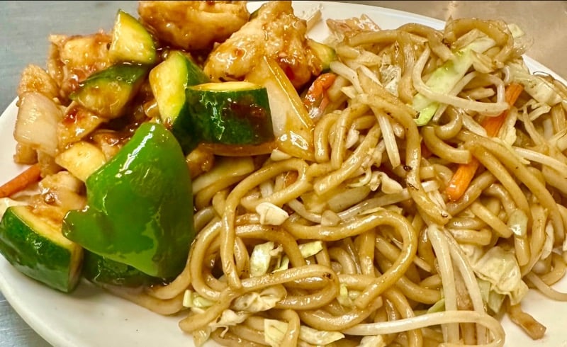 Kung Pao Chicken / Chow Mein