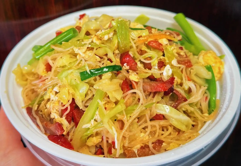 48. Roast Pork Chow Mei Fun