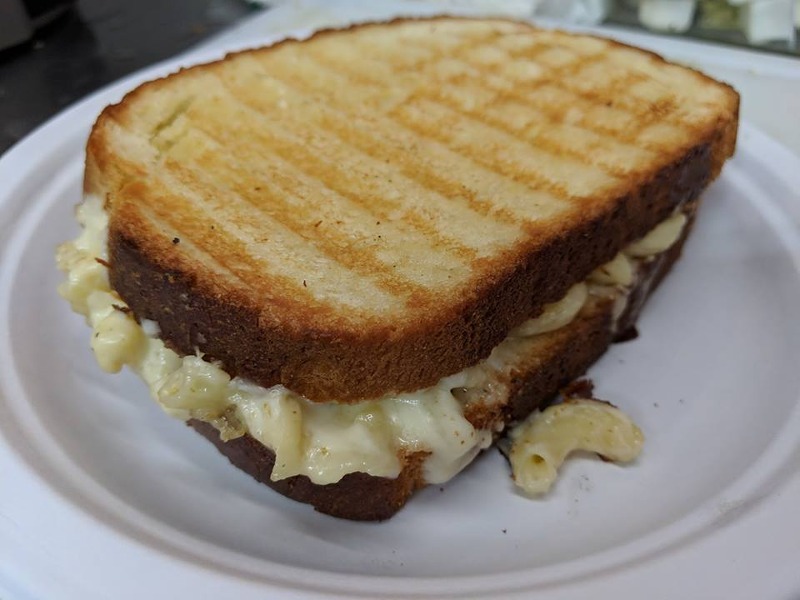 Mac & Cheese grilled cheese w/bacon Image
