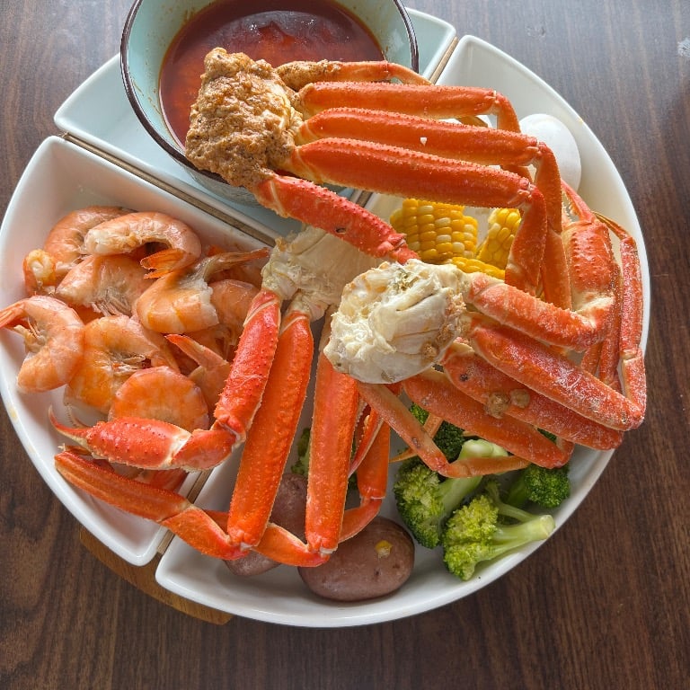 S6. Snow Crab Legs & Shrimp (Headless)