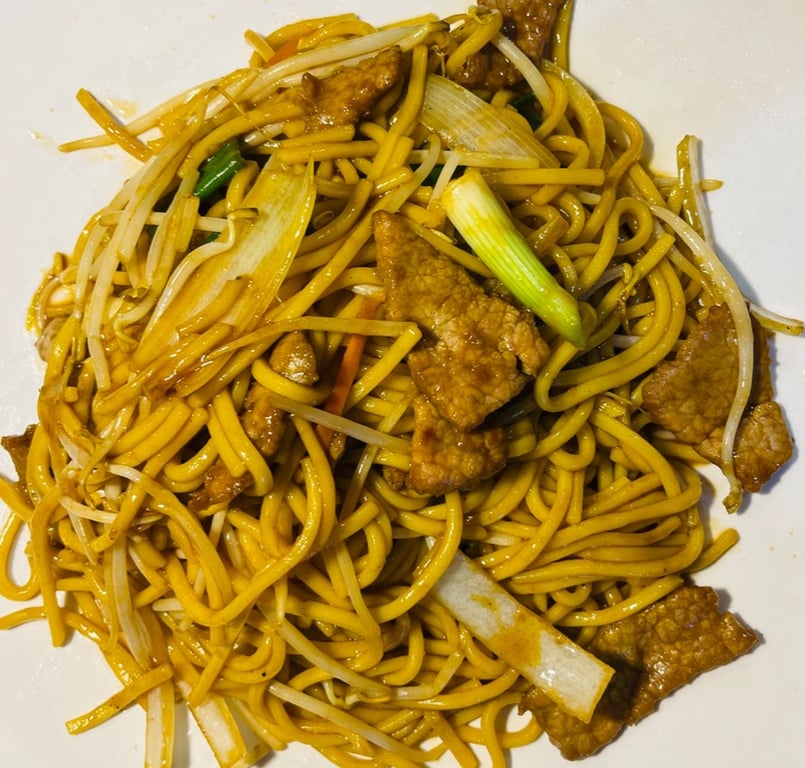 L31. Beef Lo Mein 牛捞面