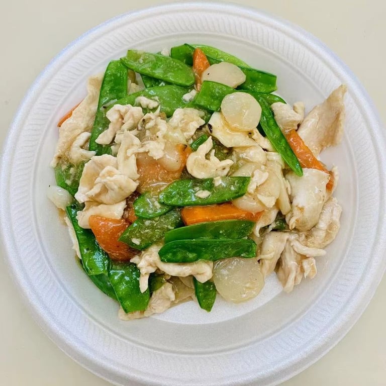 Chicken with Snow Peas Image