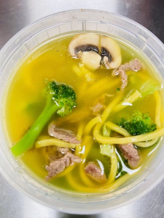 Beef Noodle Vegetable Soup 牛面素菜汤