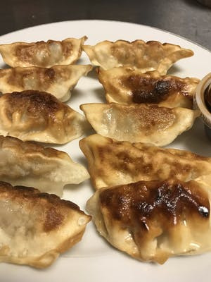 5. 锅贴 Pan Fried Dumplings (10)