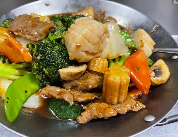 Beef and Scallops on Sizzling Plate