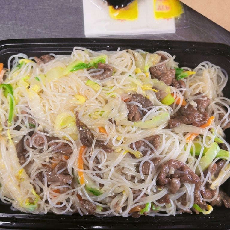 47. Beef Chow Mai Fun