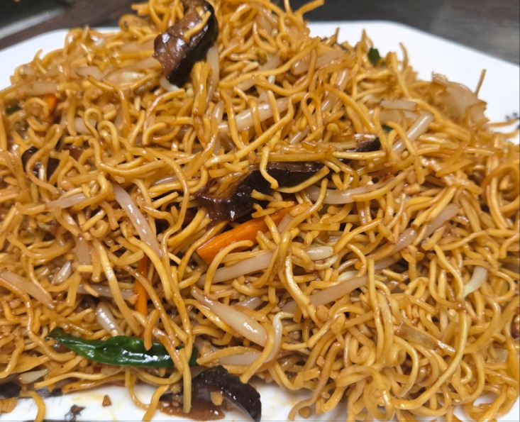 42. Pan Fried Noodle w Soy Sauce