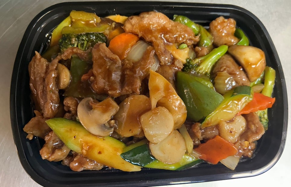 沙茶牛肉<br>  Sliced Beef in Chinese Tea Sauce