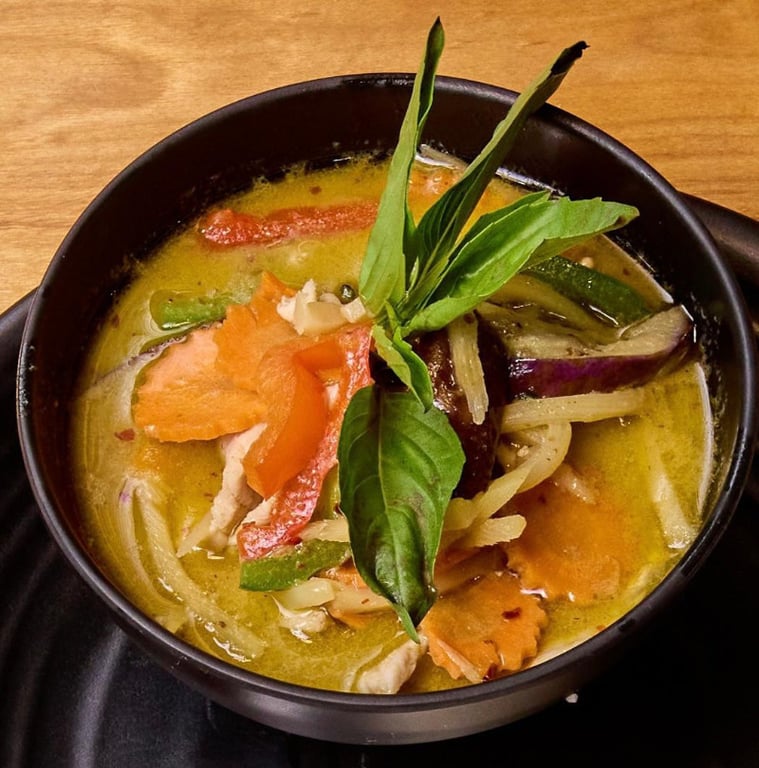 (L) Green Curry