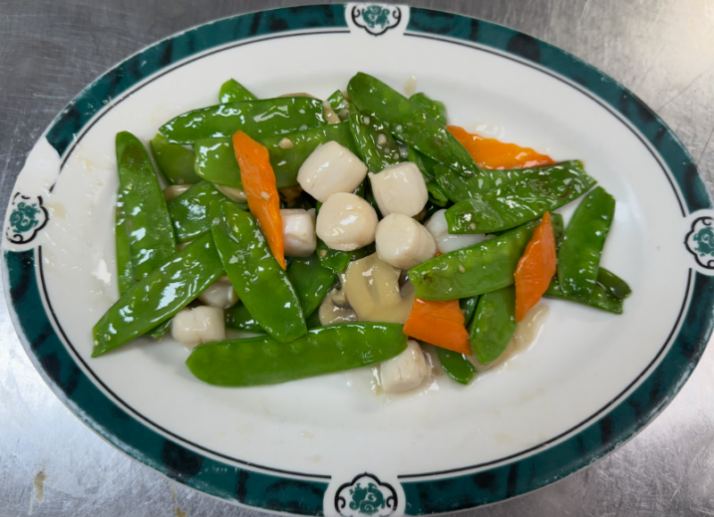 L9. Scallop with Snow Peas