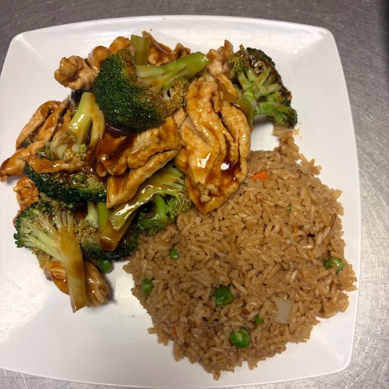 C8. Chicken with Broccoli