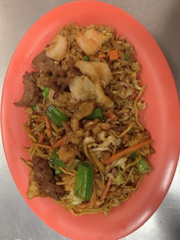 Fried Rice w. Lo Mein & Soda (Can) <br>炒饭，捞面，汽水