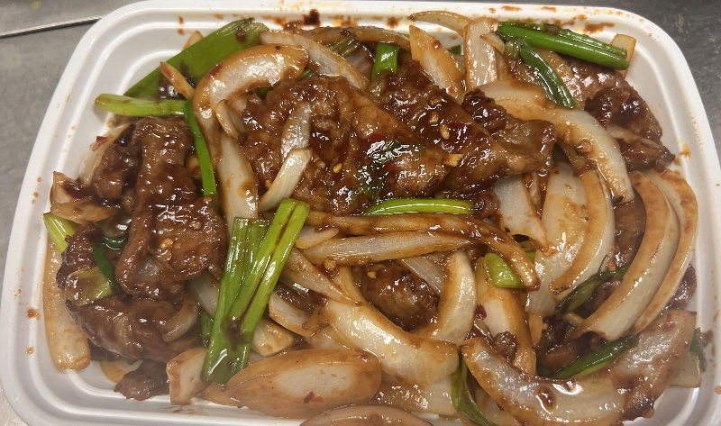 葱爆牛 Beef w. Green Onions