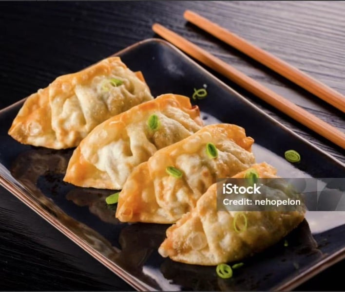 Gyoza (6 pcs) <br> 锅贴
