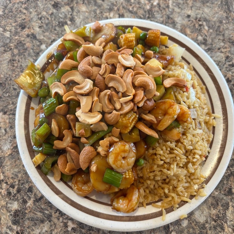 L 2. 腰果虾 Shrimp with Cashew Nuts