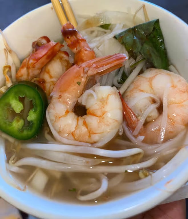 P7. Shrimp Pho Noodle Soup
