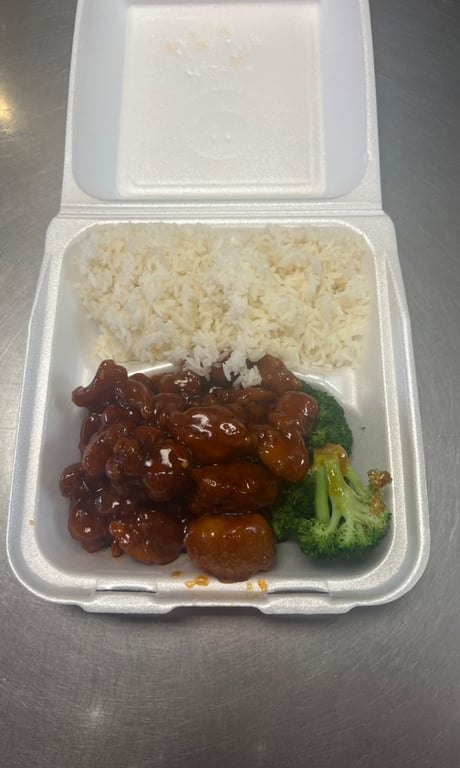 LC9. General Tso's Chicken w. Broccoli 左宗鸡