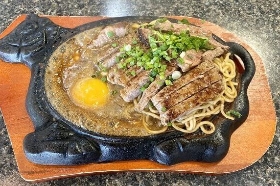 Y2. Grilled Steak on Hot Plate