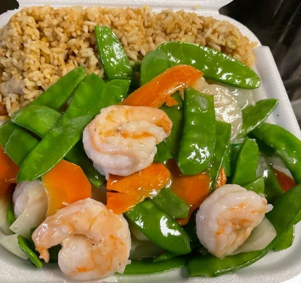C28. Jumbo Shrimp with Pea Pods 豆芽大虾